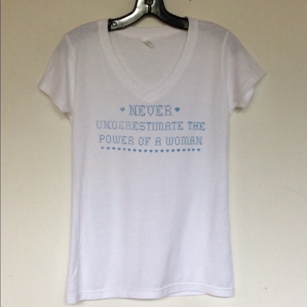 Never Underestimate The Power Of a Woman t shirt - Picture 3 of 4